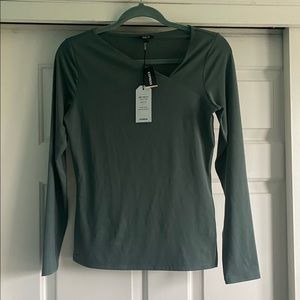 NWT Body Contour top